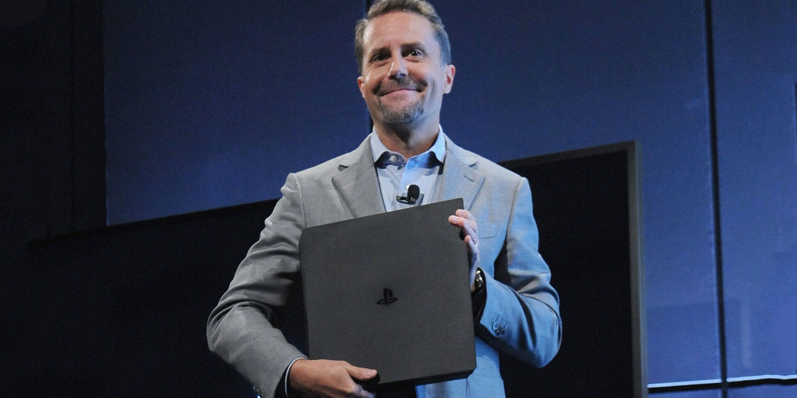 Andrew House cree que a PlayStation 4 aún le queda recorrido y mucho que ofrecer