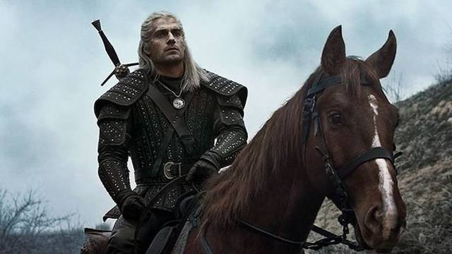 Primera imagen de Geralt montado en Sardinilla para la nueva serie de Netflix sobre The Witcher