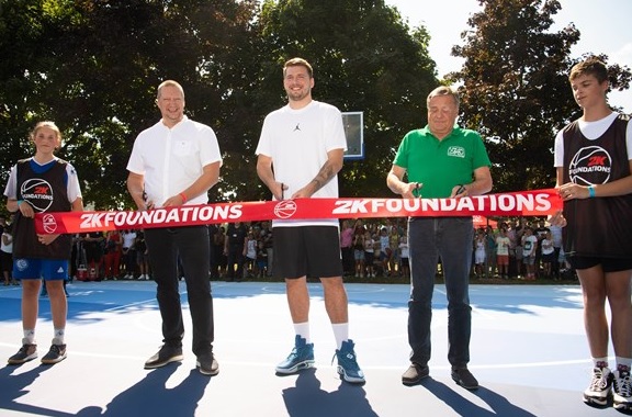 2K Foundations se une a la estrella de portada de NBA 2K22 Luka Dončić para inaugurar dos canchas de baloncesto en su ciudad natal
